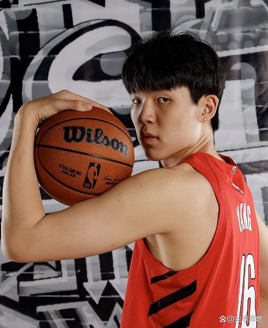 关于加时末段体能课后，里尔回应争议备战CBA季后赛，目标明确，身体对抗强度拉满的信息