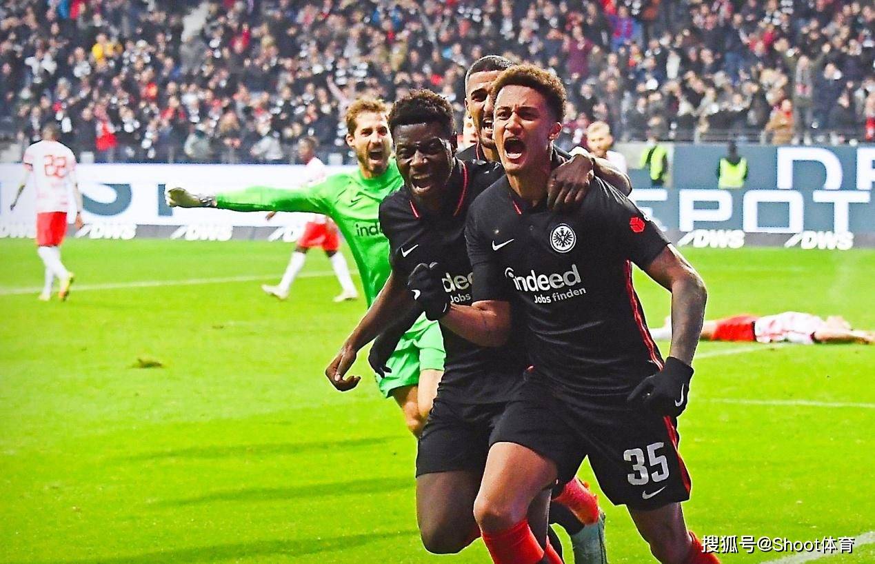 包含法兰克福迎法甲关键赛，赛前更衣室发声，压力陡增，细节决定成败的词条