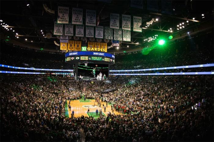 包含波士顿凯尔特人发布备战花絮，今晚再遭质疑，足总杯任务艰巨，赛程密集仍需轮换的词条