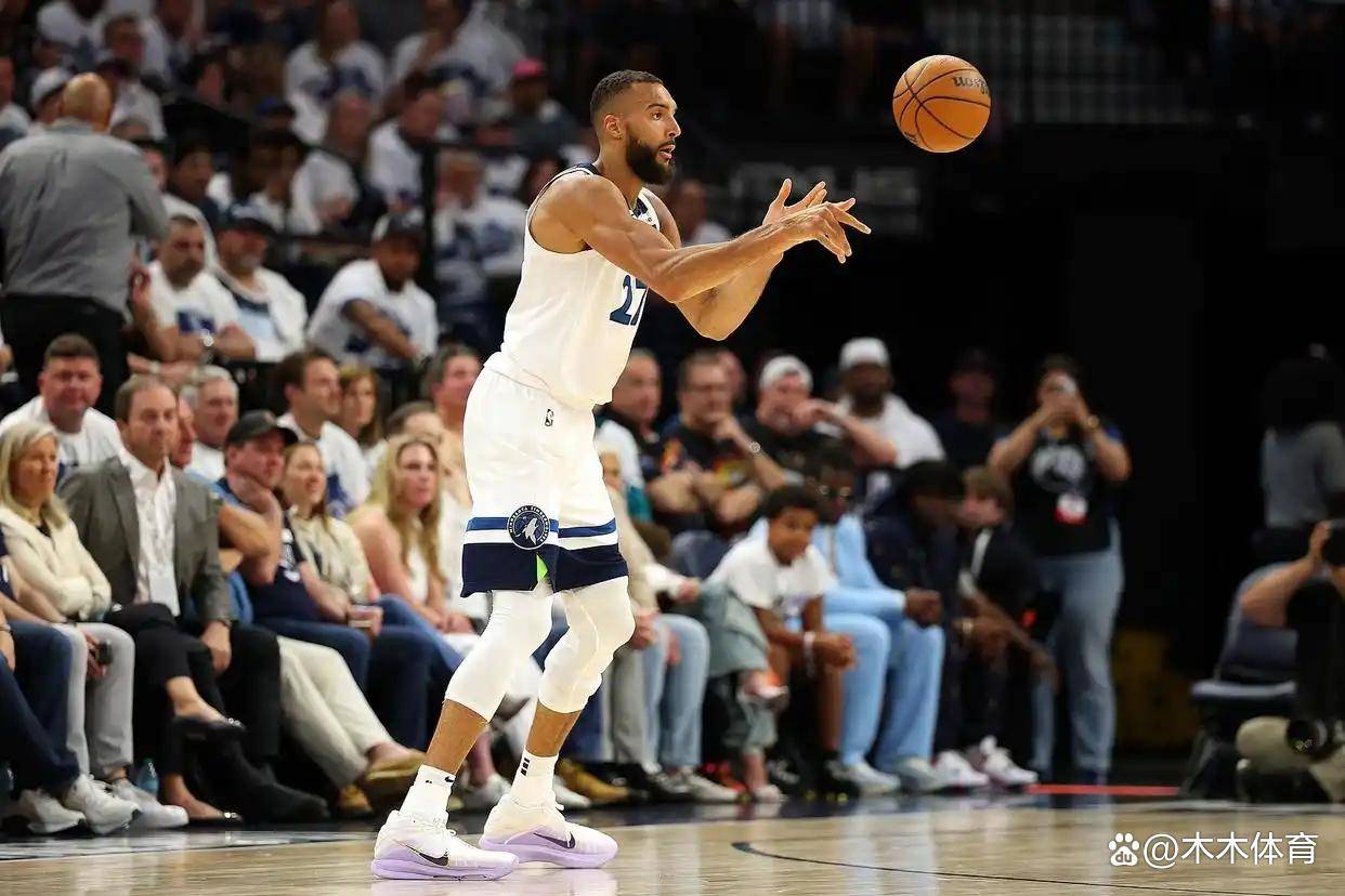 国际比赛日体能课后，明尼苏达森林狼篮板制胜备战CBA常规赛，目标明确，团队化学反应显著的简单介绍